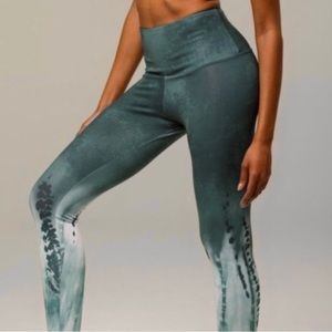 Onzie Flow Tie Dye high waisted leggings